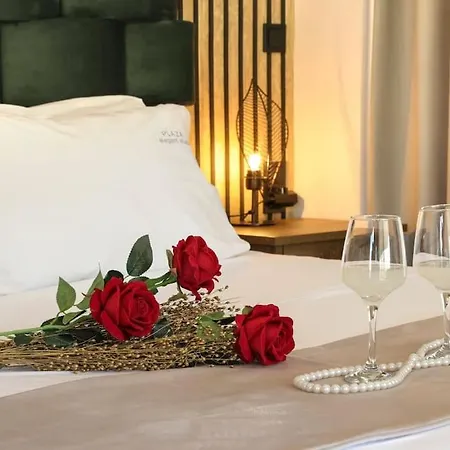 Plaza Elegant Suite Στο Κέντρο Του Βόλου Wolos Zewnętrze zdjęcie
